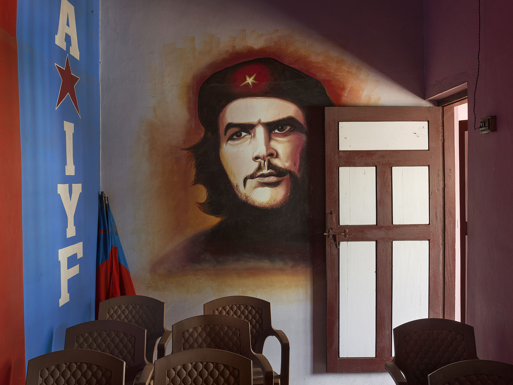Communism in India – Kerala. Communist Party of India, aka CPI: Kondotty town branch office, Malappuram district. Che Guevara mural.
The CPI is the second largest party in the Left Democratic Front coalition which has ruled Kerala State since 2016.